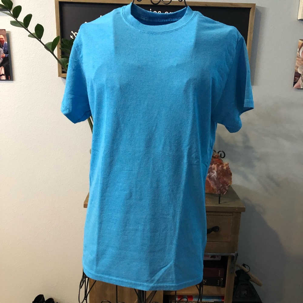 💛2/$12💛 Gildan Unisex shirt (Small)